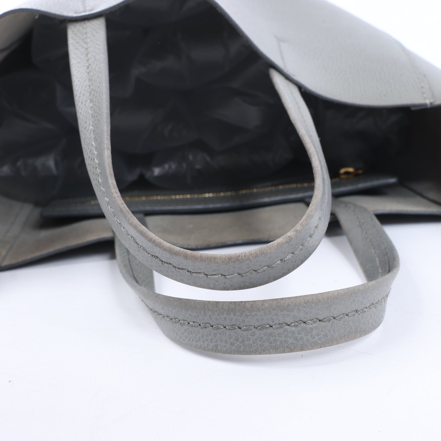 Petit sac à main vertical en cuir gris CELINE
