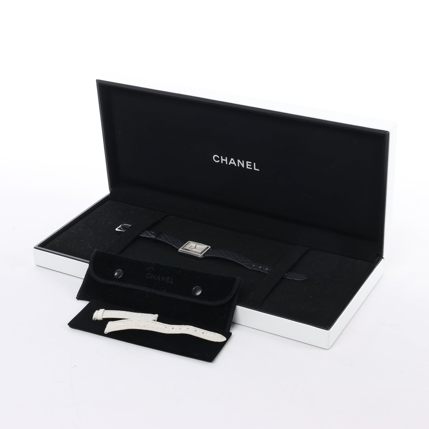 Montre Chanel Boyfriend H6955 KTF95332 SS et bracelet en cuir QZ à cadran argenté