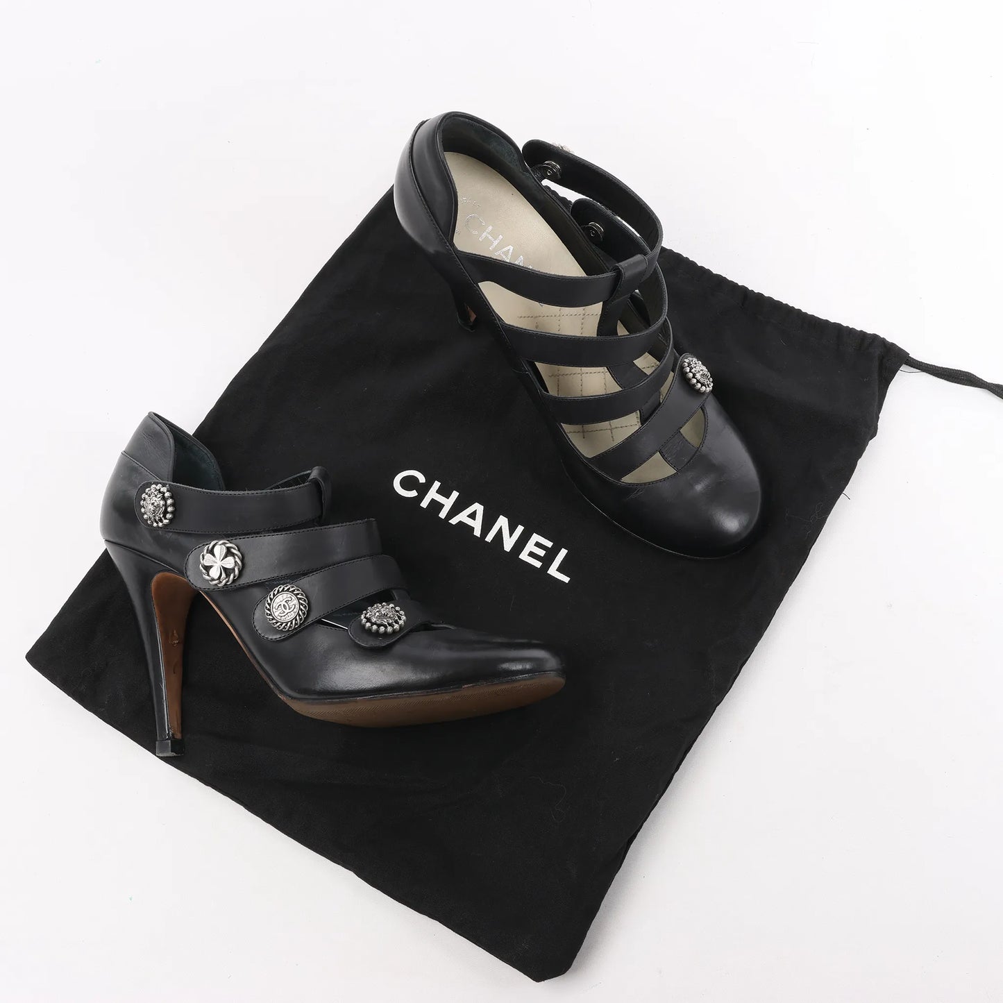 Chanel Coco Mark Lion Clover Buttons Leather Pumps in Black, Size 38 EU