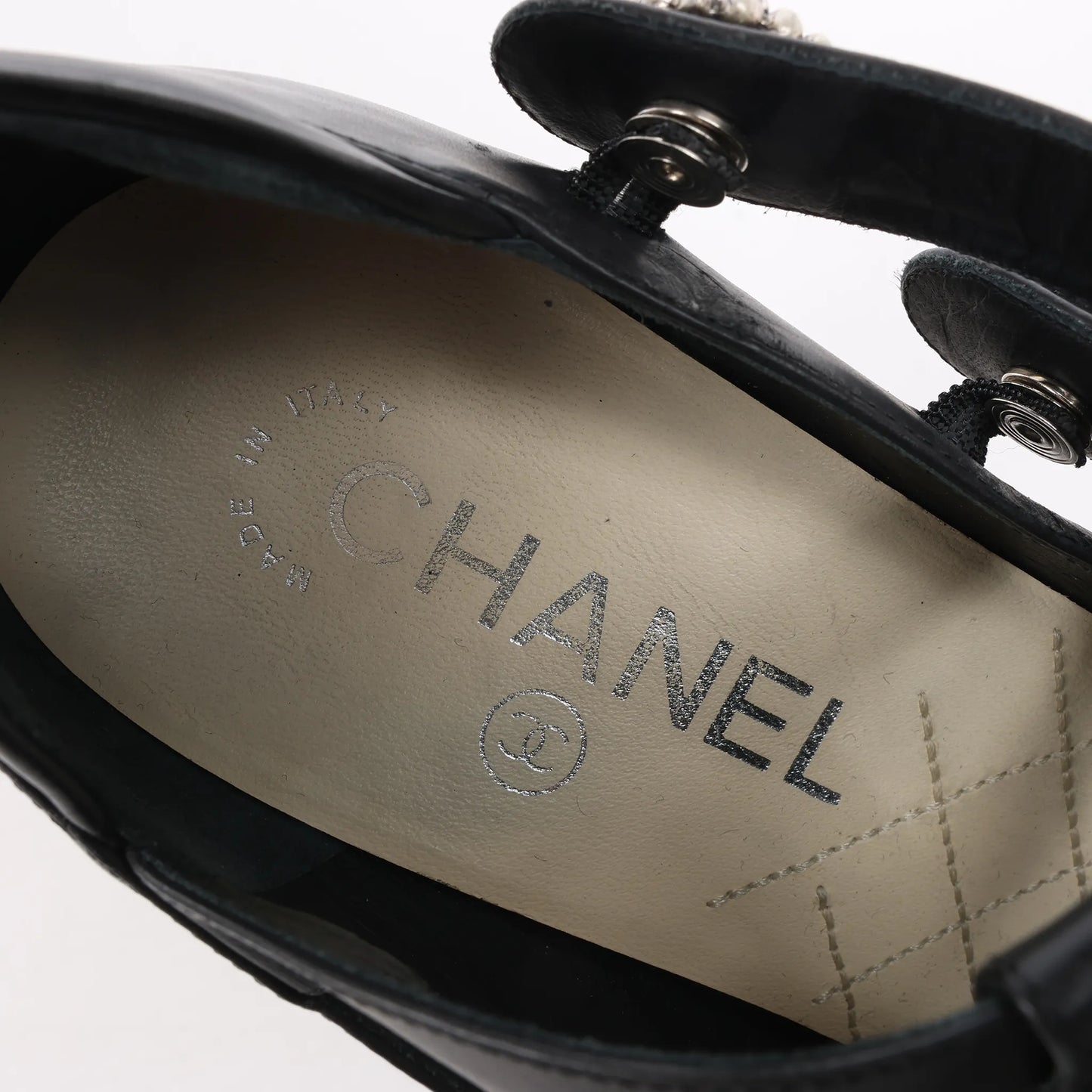 Chanel Coco Mark Lion Clover Buttons Leather Pumps in Black, Size 38 EU
