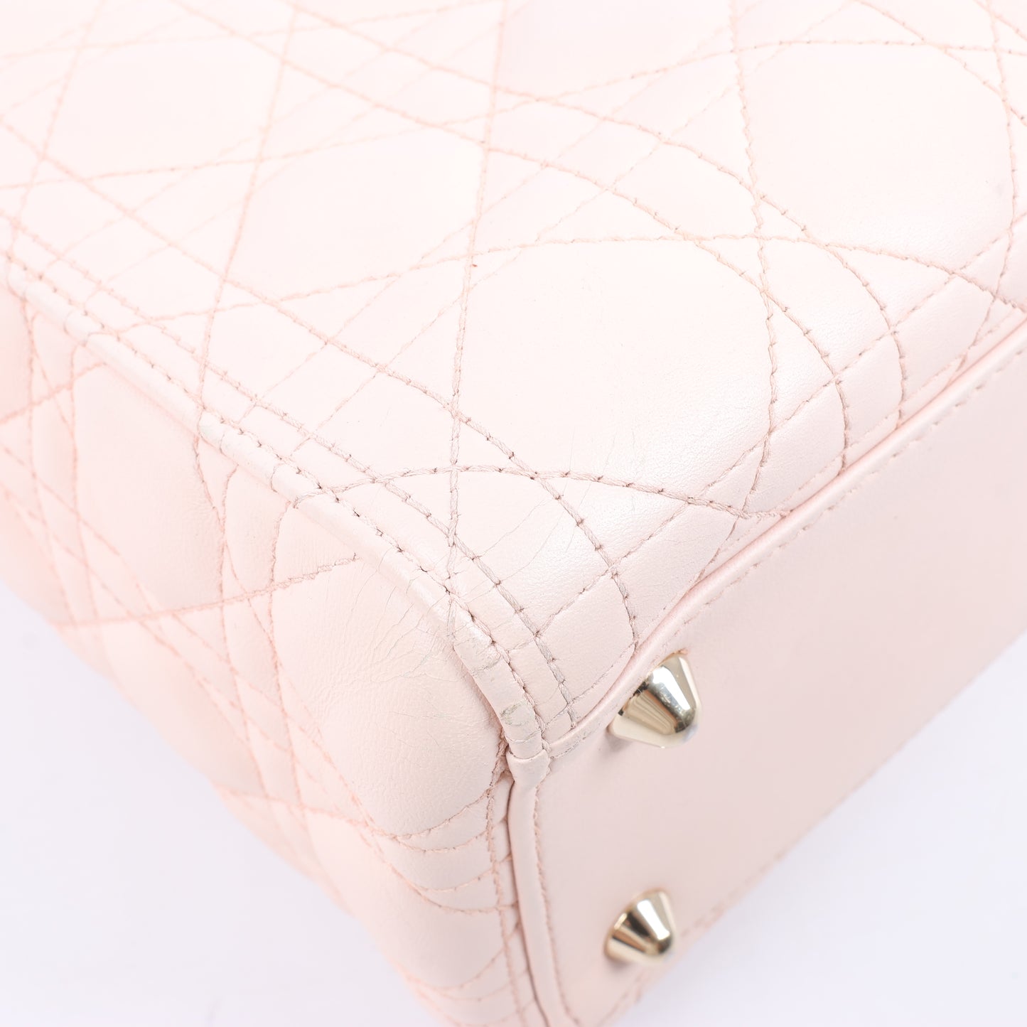 Grand sac à main double usage en cuir rose clair Lady Dior Cannage de Christian Dior