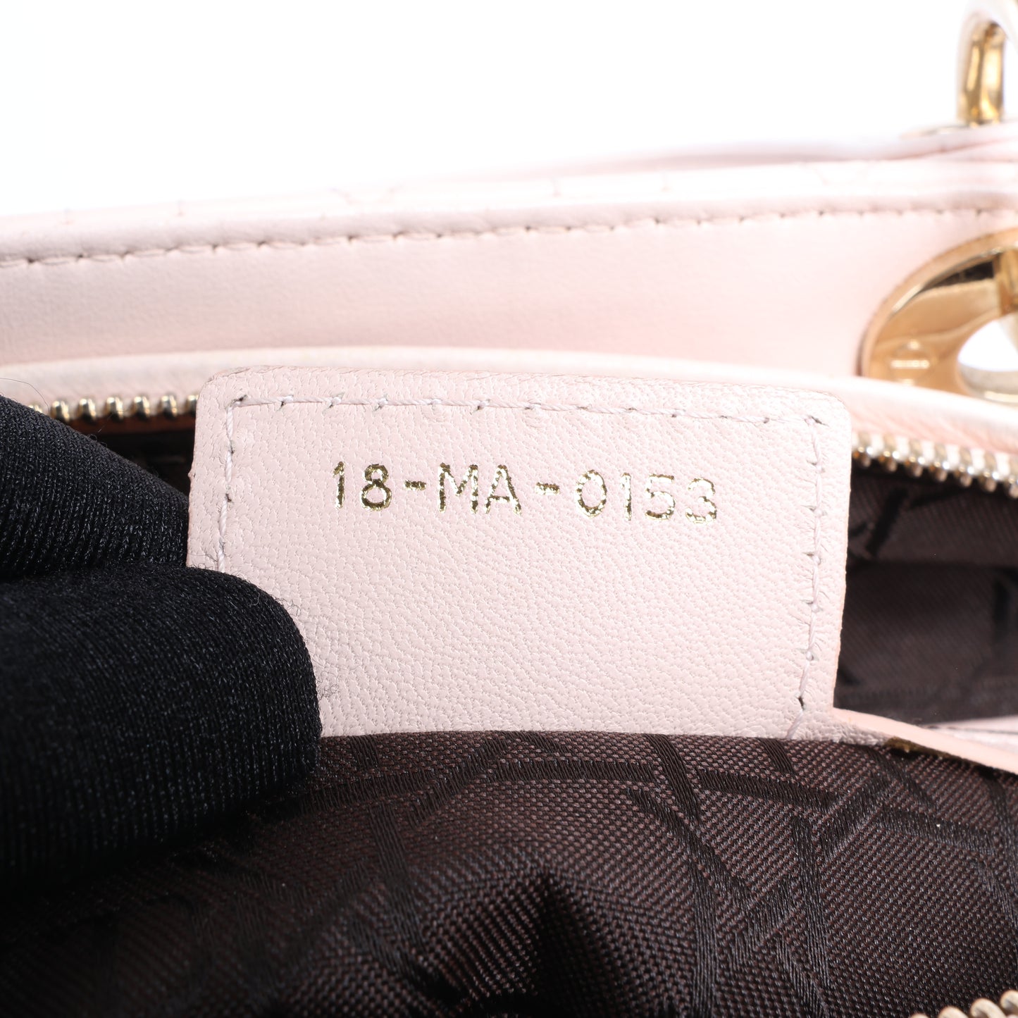 Grand sac à main double usage en cuir rose clair Lady Dior Cannage de Christian Dior