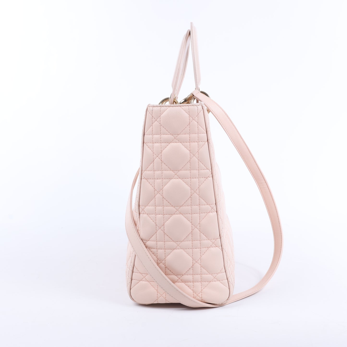 Grand sac à main double usage en cuir rose clair Lady Dior Cannage de Christian Dior