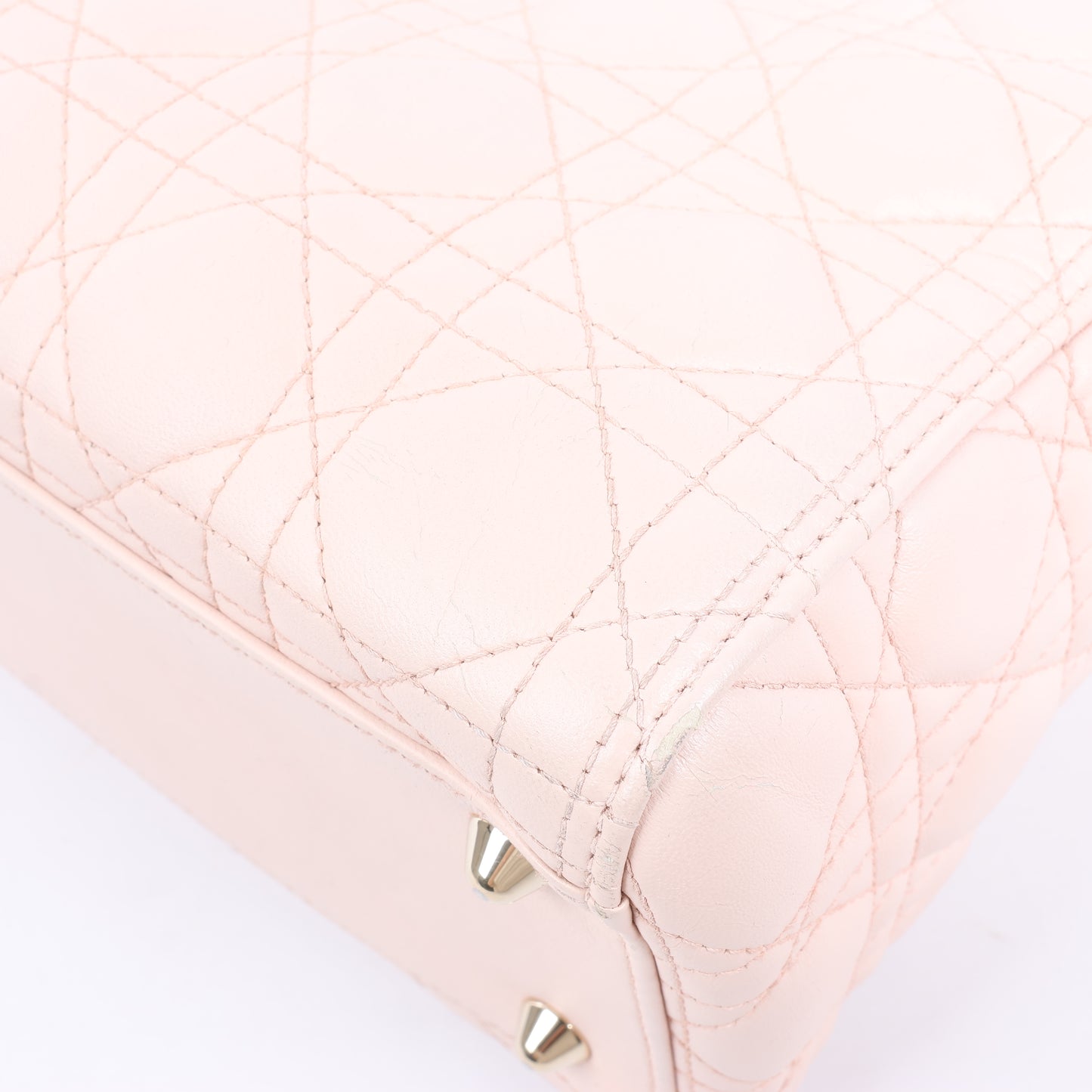 Grand sac à main double usage en cuir rose clair Lady Dior Cannage de Christian Dior