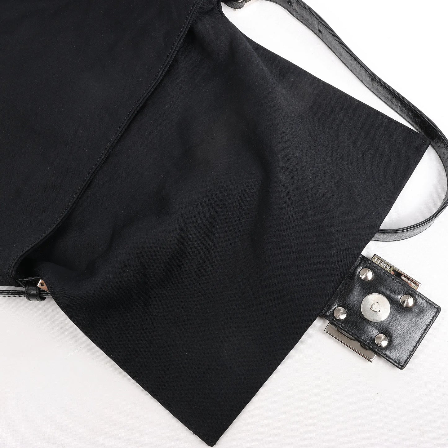 Sac à bandoulière FENDI Zucchino Mamma Baguette en nylon et cuir noir