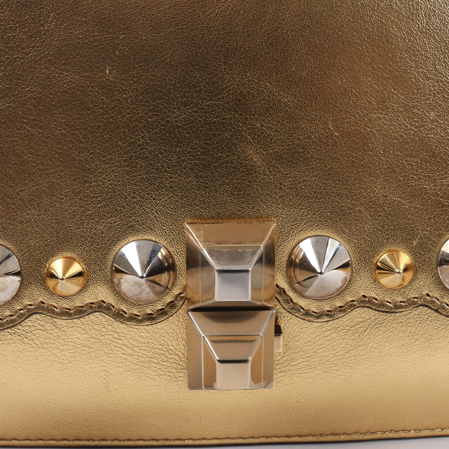 Sac à bandoulière en cuir FENDI Mini Kan I avec chaîne, doré 8M0381