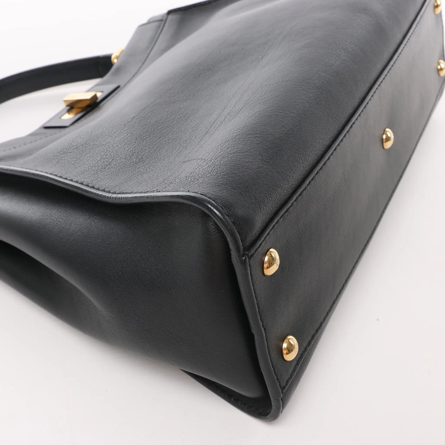 Sac à main Fendi Peekaboo Regular en cuir noir 8BN290