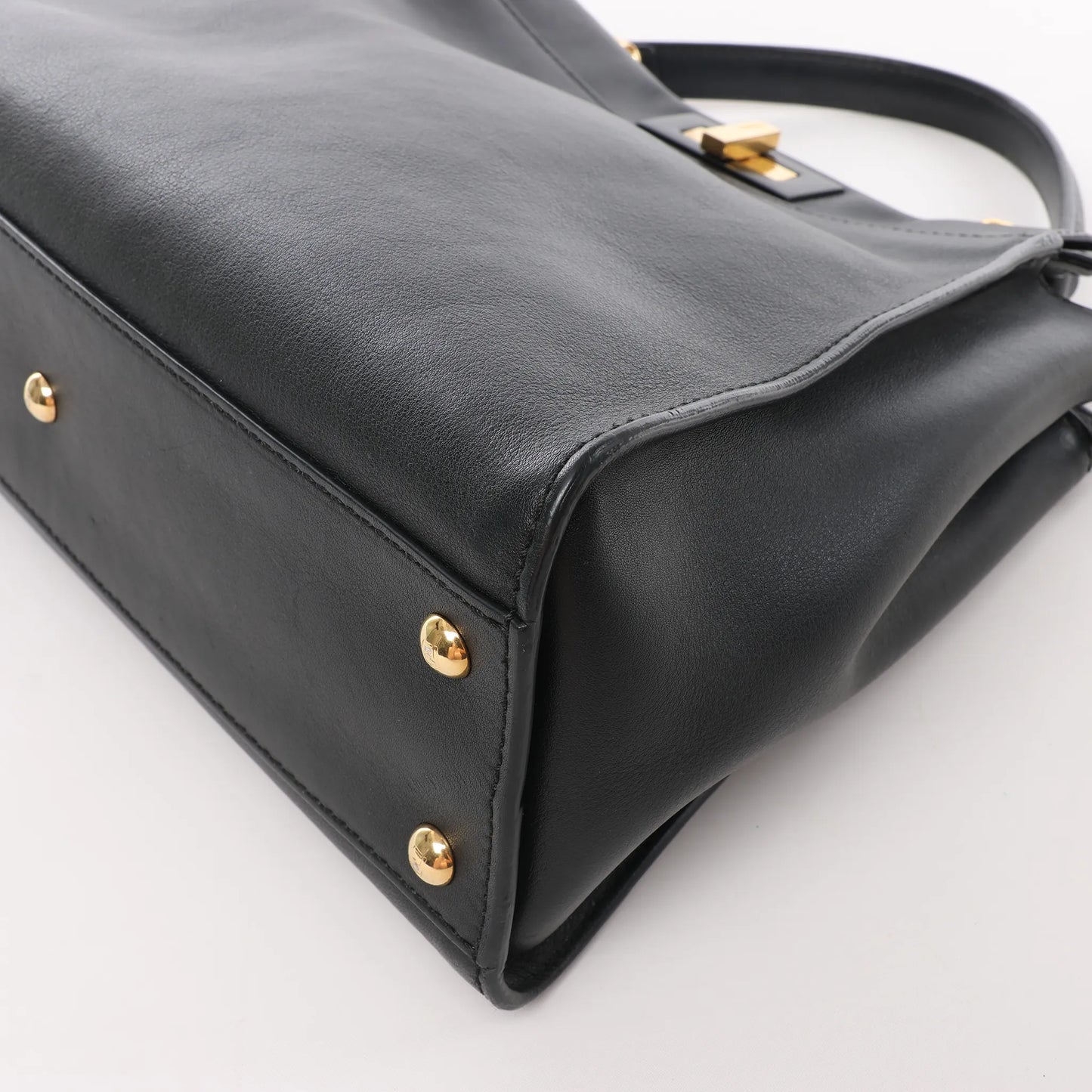 Sac à main Fendi Peekaboo Regular en cuir noir 8BN290