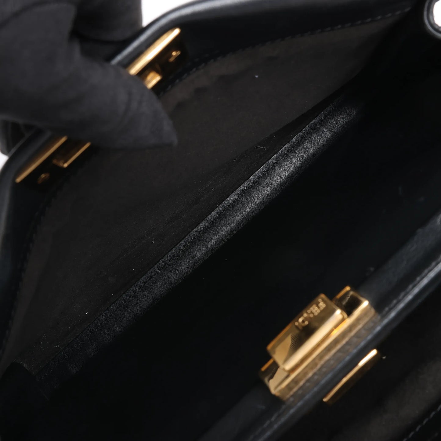 Fendi Peekaboo Regular Leather 2Way Handbag in Black 8BN290