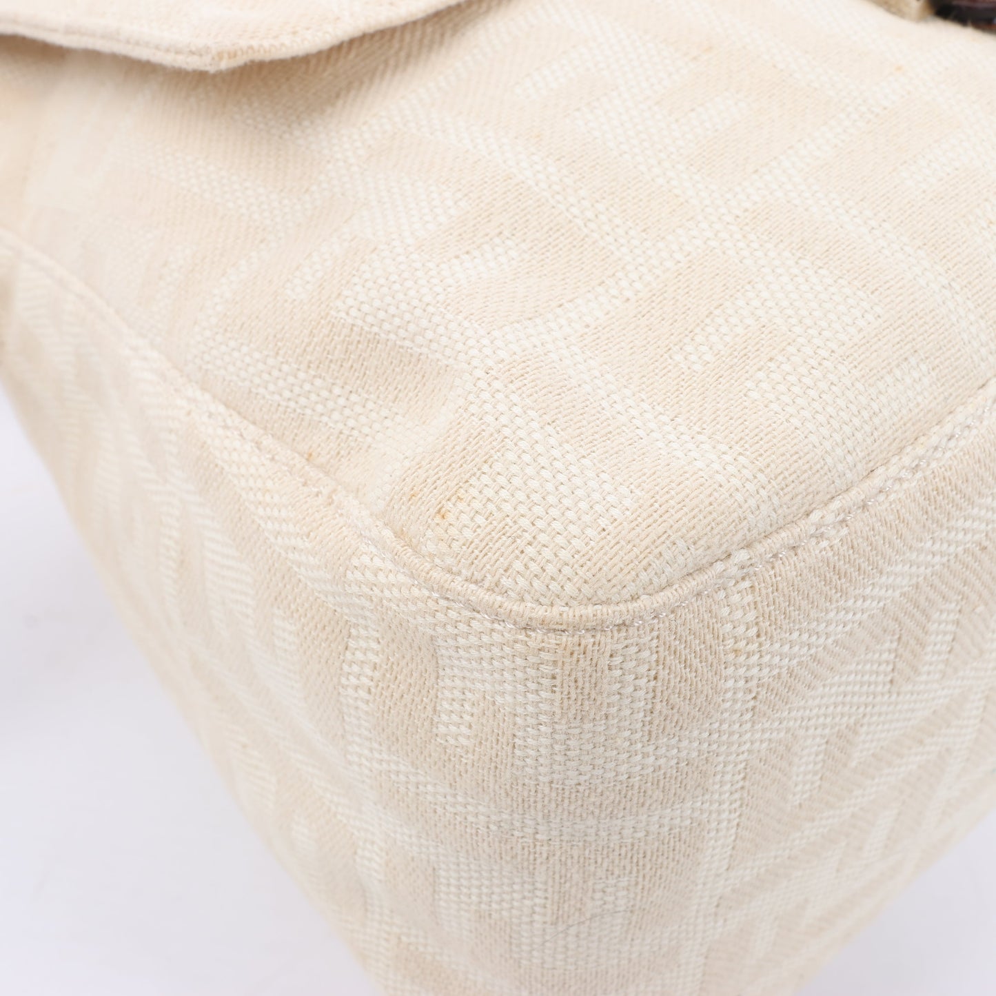 FENDI Mamma Baguette Zucchino Canvas & Leather Shoulder bag in Beige 26325