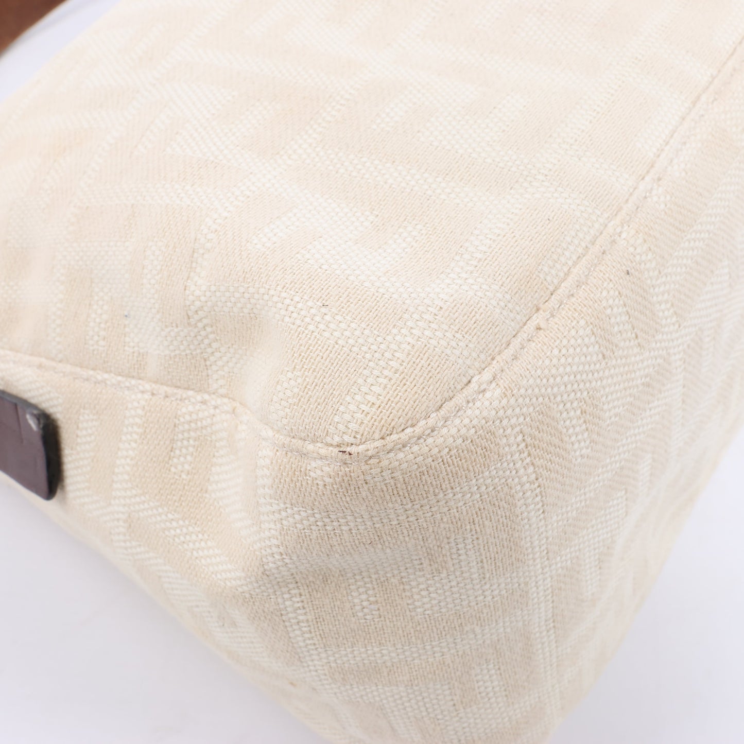 FENDI Mamma Baguette Zucchino Canvas & Leather Shoulder bag in Beige 26325
