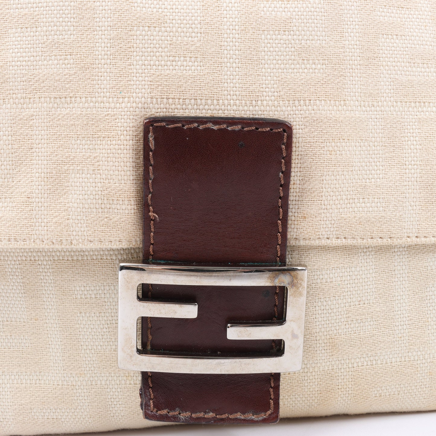 FENDI Mamma Baguette Zucchino Canvas & Leather Shoulder bag in Beige 26325