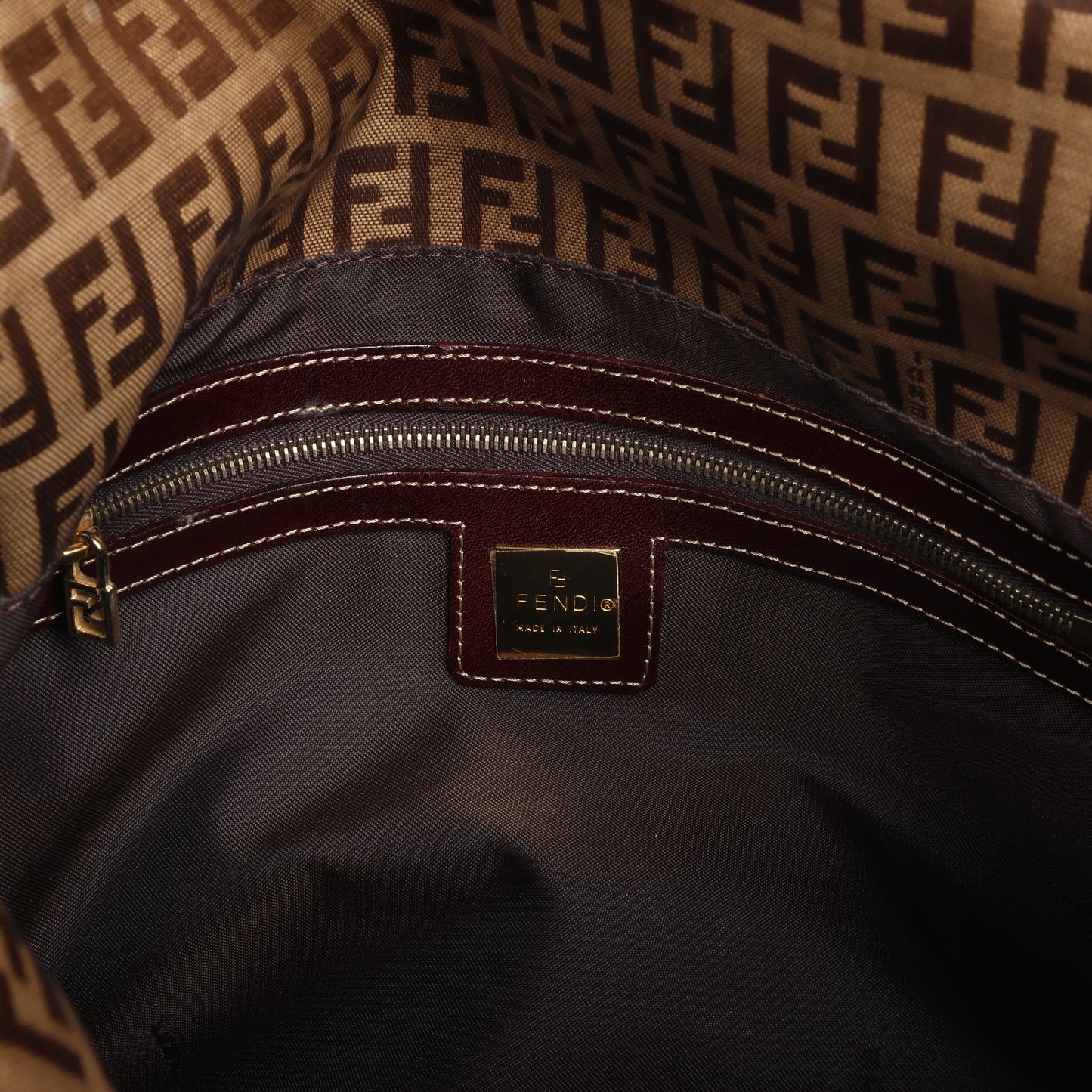 Sac à bandoulière FENDI Zucchino Mamma Baguette en émail marron 26325