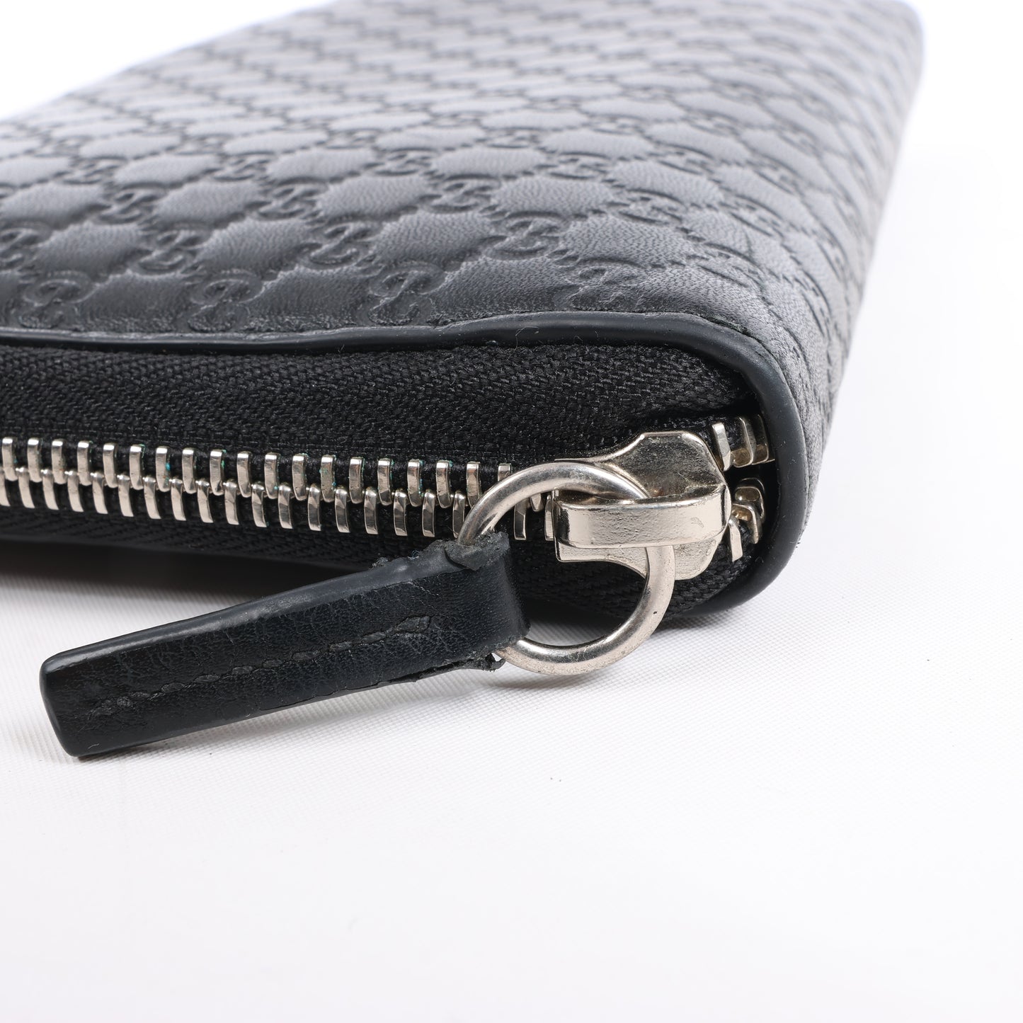 Grand portefeuille zippé Gucci Microguccissima noir