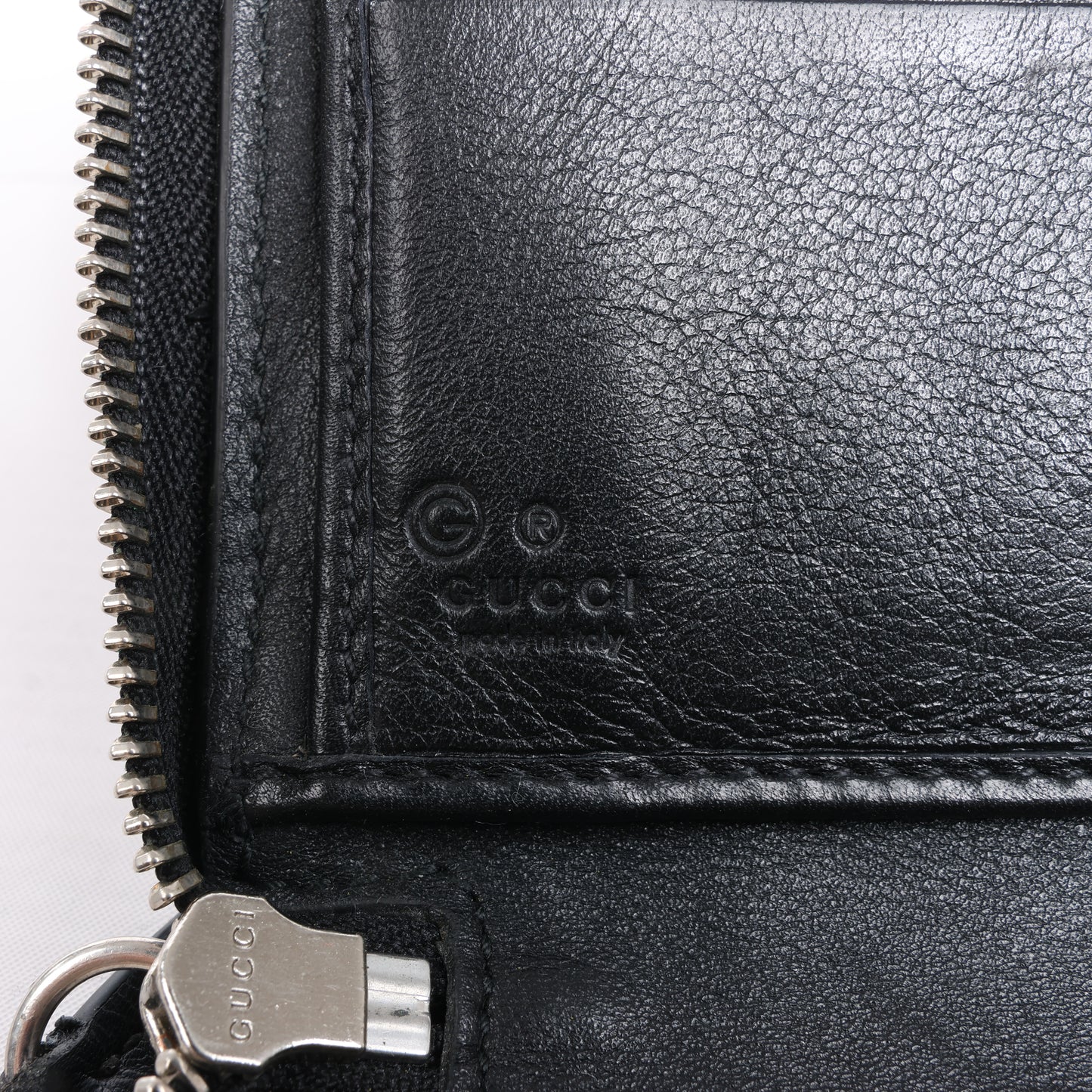 Grand portefeuille zippé Gucci Microguccissima noir