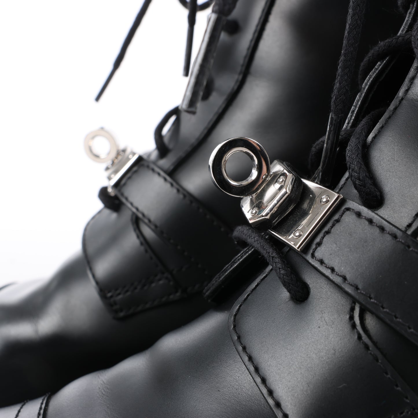 Hermes Funk Lederstiefelette Kelly Metal Fittings in Schwarz, Größe 38,5 EU