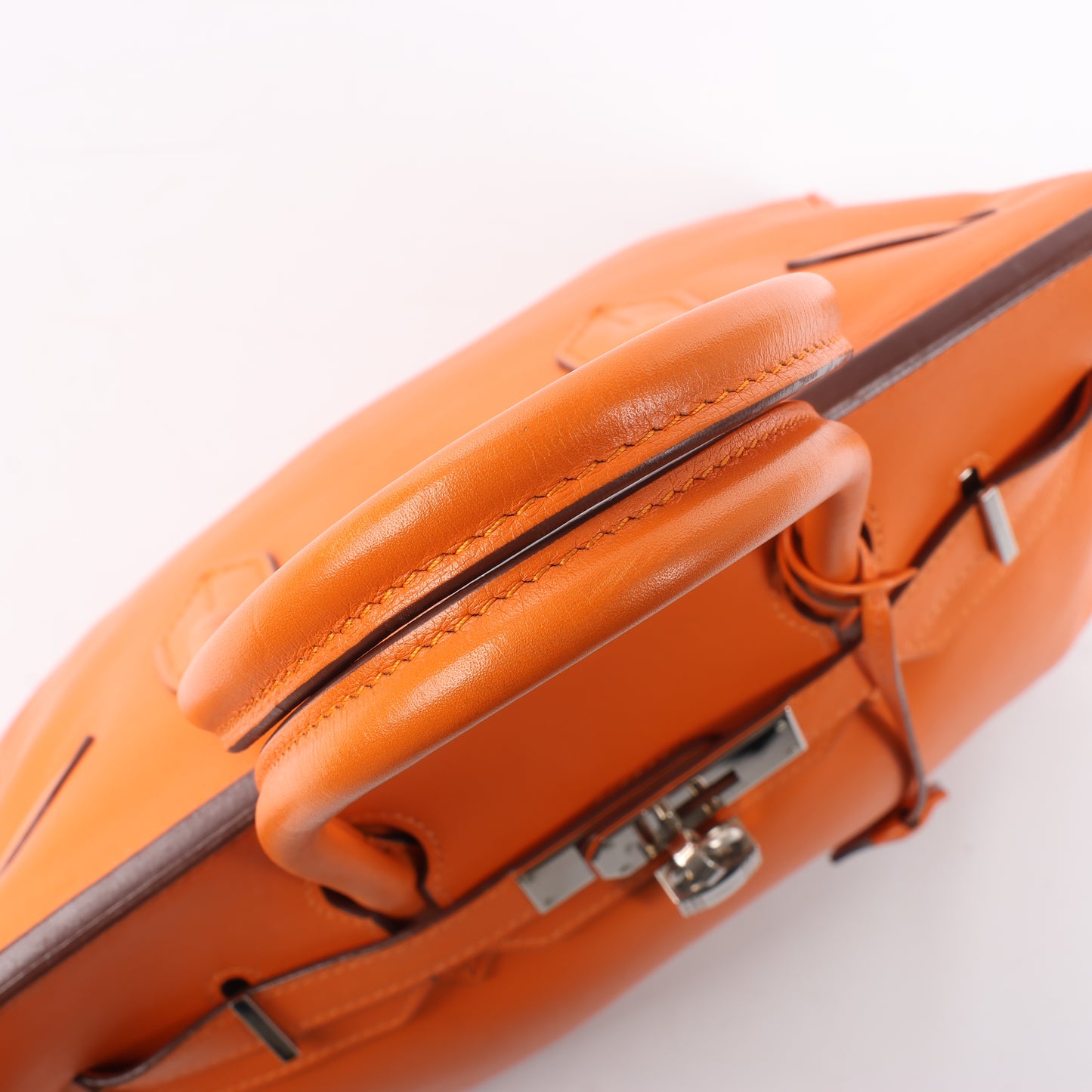 Sac à main HERMES Birkin 30 Veau Swift Orange, garnitures en métal argenté □J: 2006