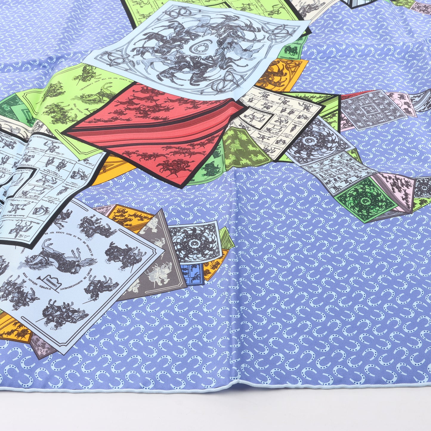 Hermès Carré 90 Foulard 100% Soie "À Cheval Sur Mon Carré" en Bleu