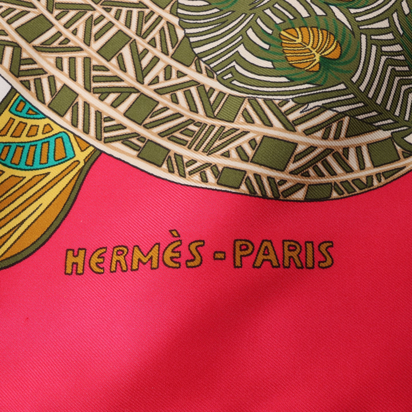 Hermès Carré 90 "ART des STEPPES" Foulard 100% Soie en Rose