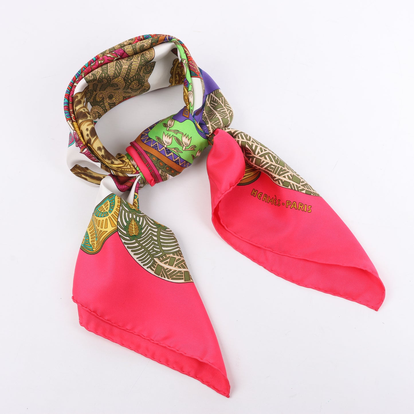 Hermès Carré 90 "ART des STEPPES" Foulard 100% Soie en Rose