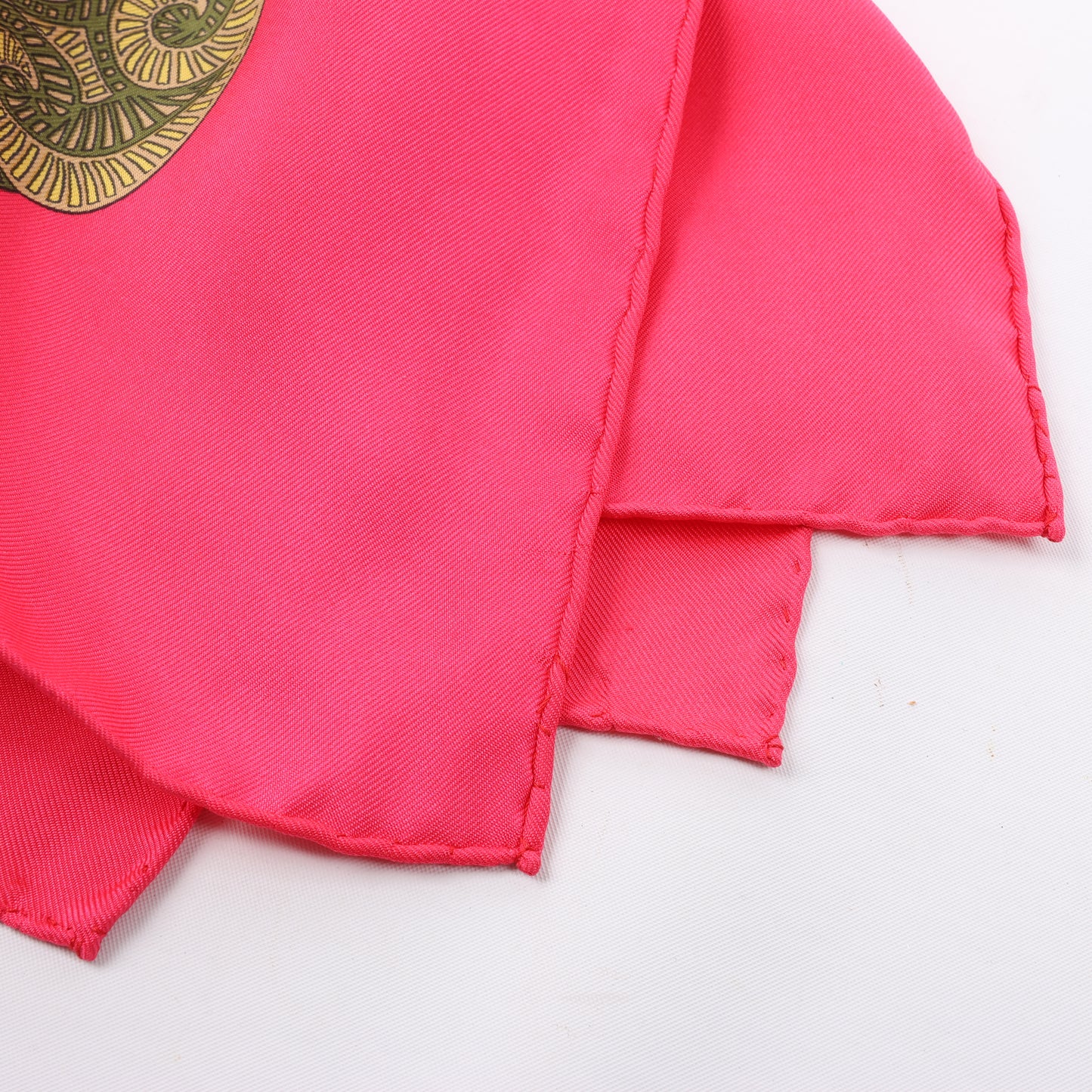 Hermès Carré 90 "ART des STEPPES" Foulard 100% Soie en Rose