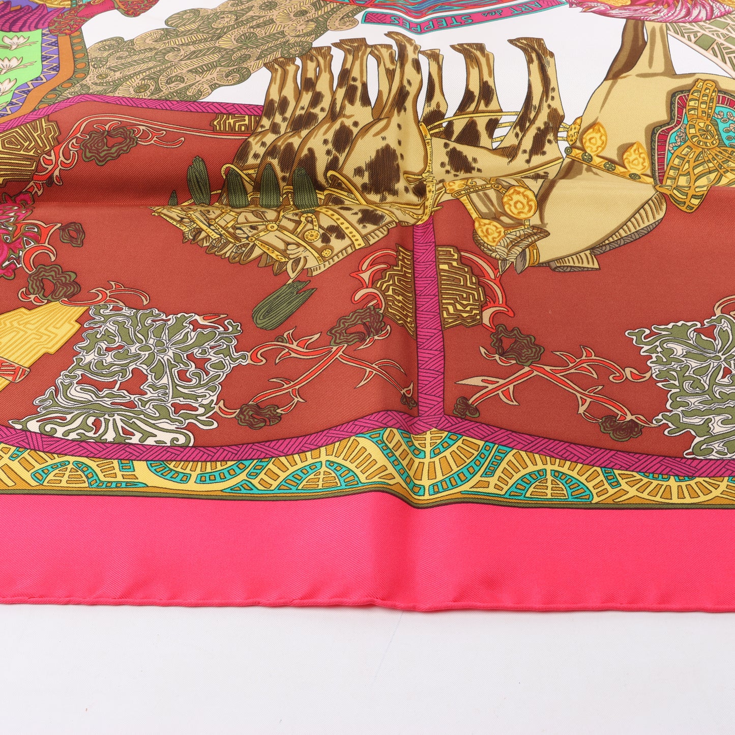 Hermès Carré 90 "ART des STEPPES" Foulard 100% Soie en Rose