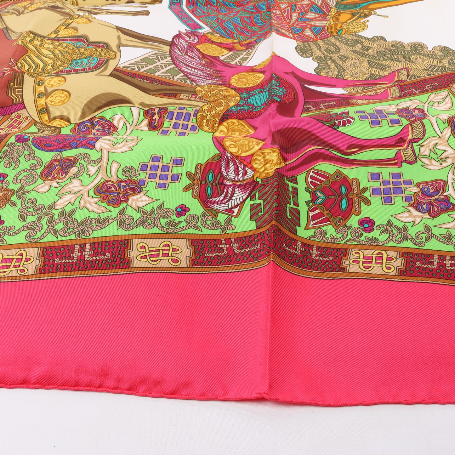 Hermès Carré 90 "ART des STEPPES" Foulard 100% Soie en Rose