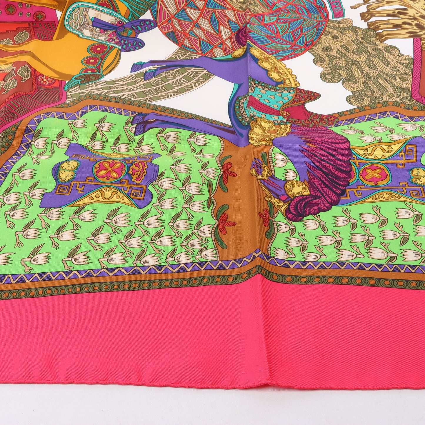 Hermès Carré 90 "ART des STEPPES" Foulard 100% Soie en Rose