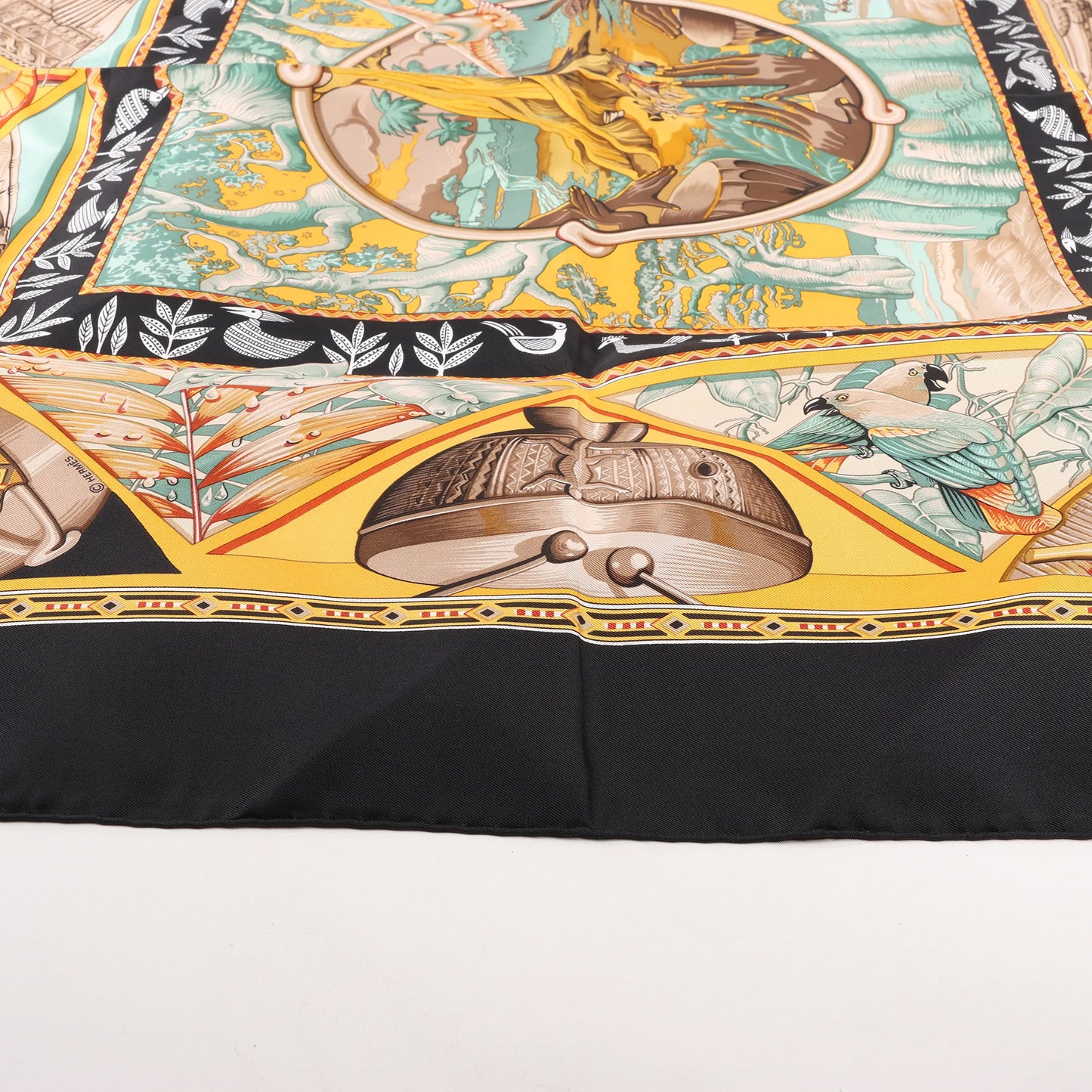 Hermès Carré 90 "Au Son du Tam Tam" Silk handkerchief in Black