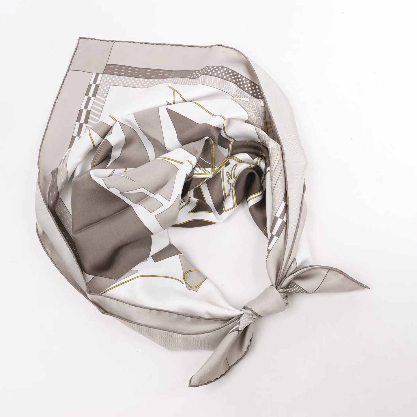 Hermès Carré 90 "CHEVAL DE COURSES" Silk handkerchief in Gray