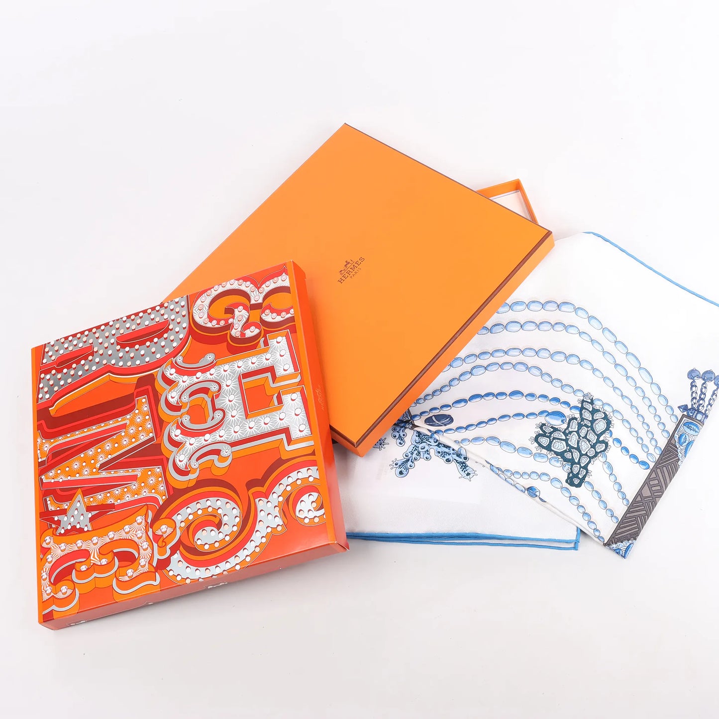 Hermès Carré 90 "Chemins de Corail" Silk handkerchief in Blue