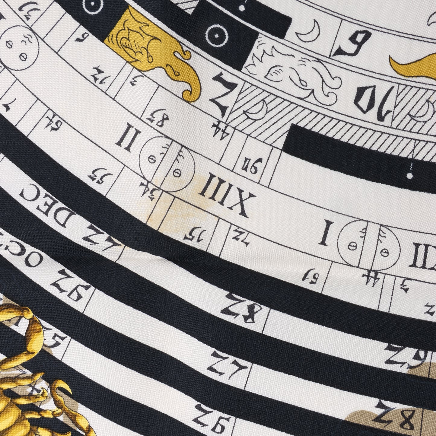 Carré Hermès Carré 90 « DIES ET HORE » 100 % soie noir
