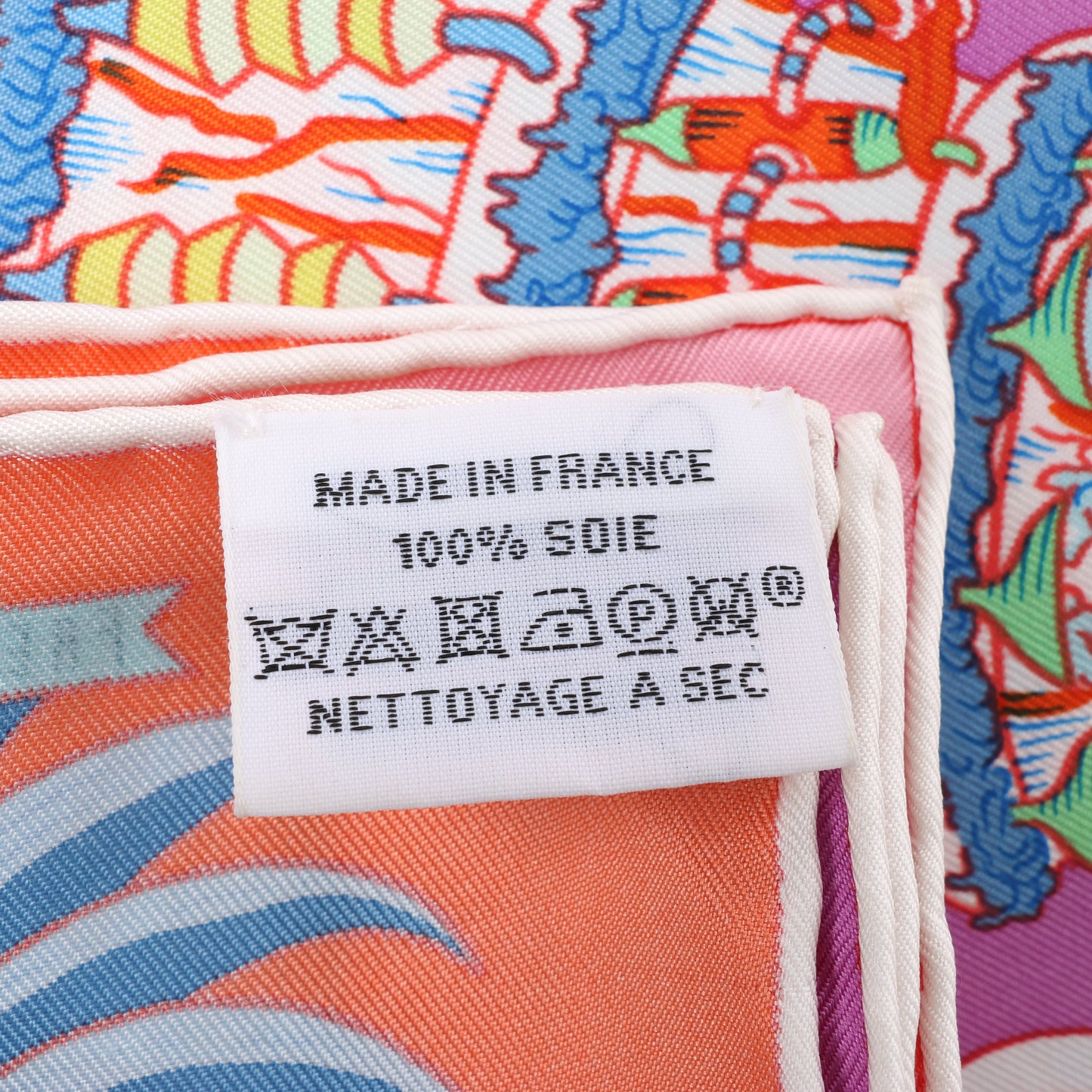 Hermès Carré 90 "Exposition Universelle" Foulard 100% Soie en Rose