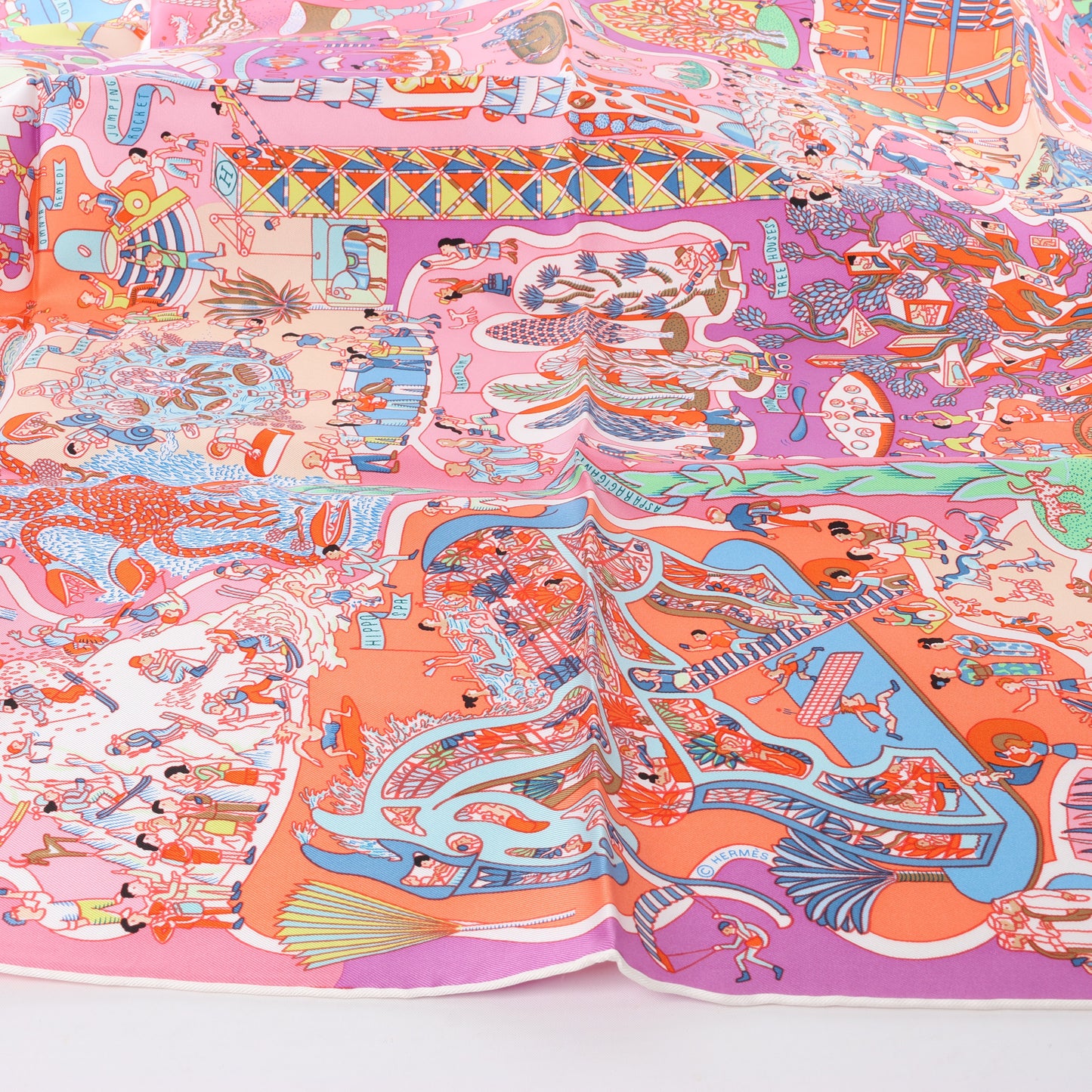Hermès Carré 90 "Exposition Universelle" Foulard 100% Soie en Rose