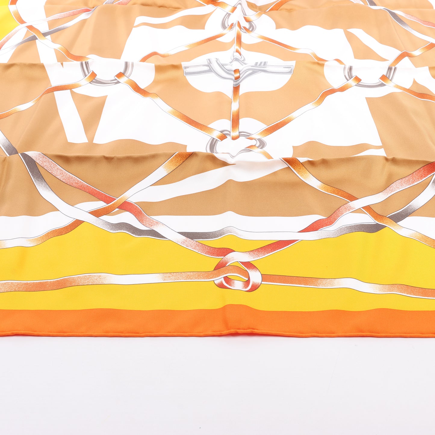 Hermès Carré 90 " FIGURE ARTISTIQUE " Foulard 100% Soie en Orange