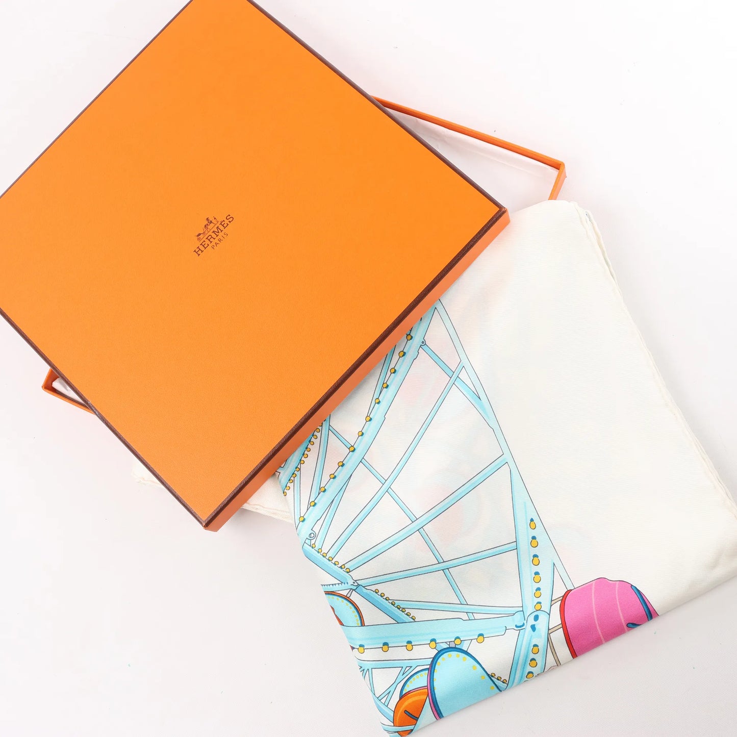 Hermès Carré 90 "GRANDE ROUE" Silk handkerchief in White x Blue