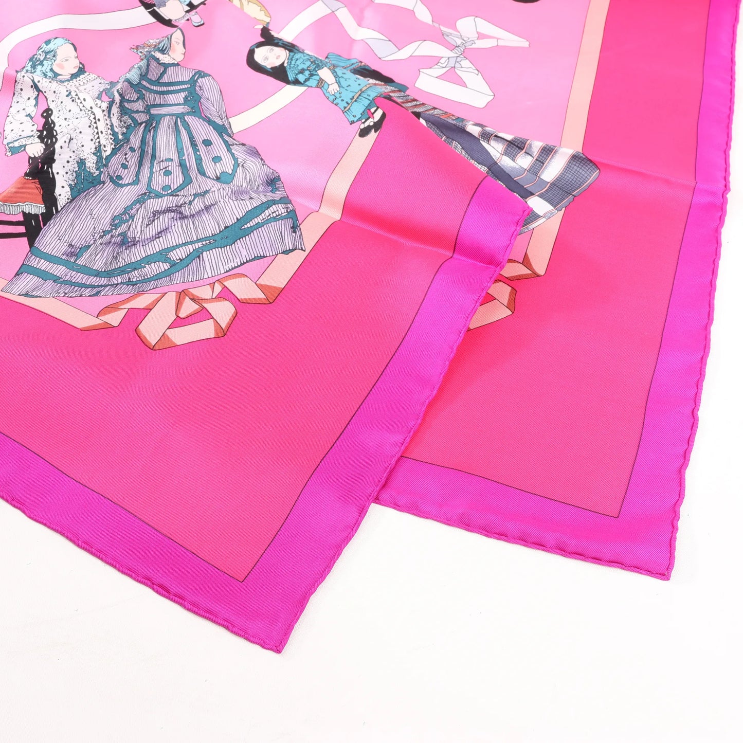Hermès Carré 90 "HELLO DOLLY" Silk handkerchief in Pink