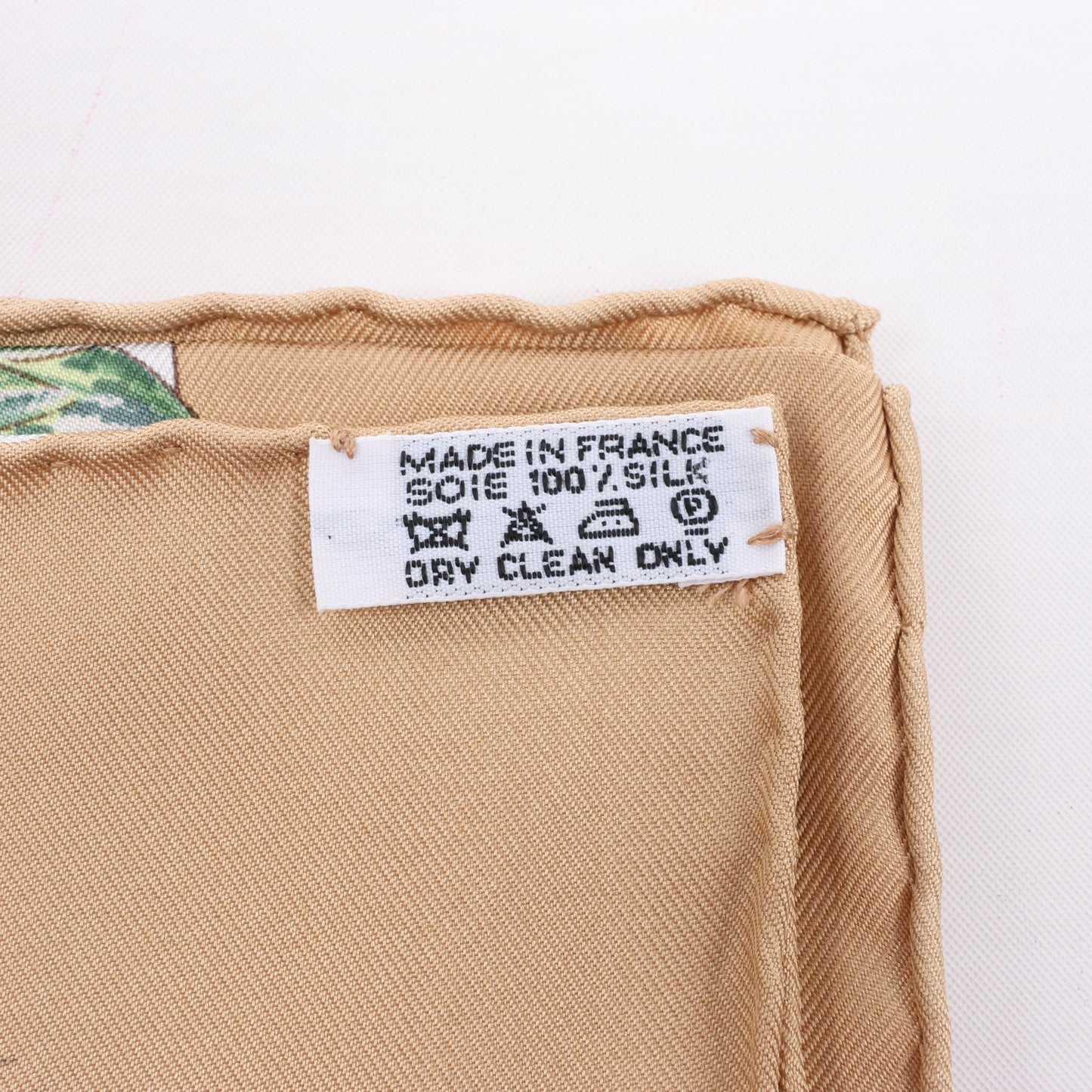 Hermès Carré 90 "JARDIN SECRET" 100% Silk Scarf in Beige