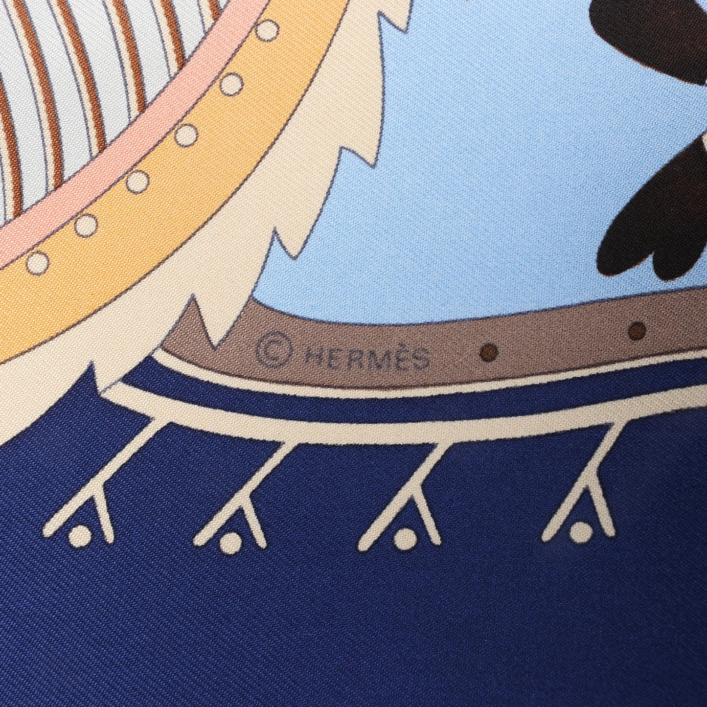 Hermès Carré 90 "LA VIE DU GRAND NORD" Silk handkerchief in Navy Blue