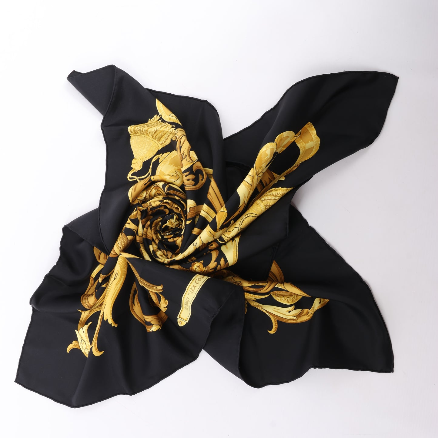 Hermès Carré 90 "LE MORS A LA CONETABLE" 100% Silk Scarf in Black