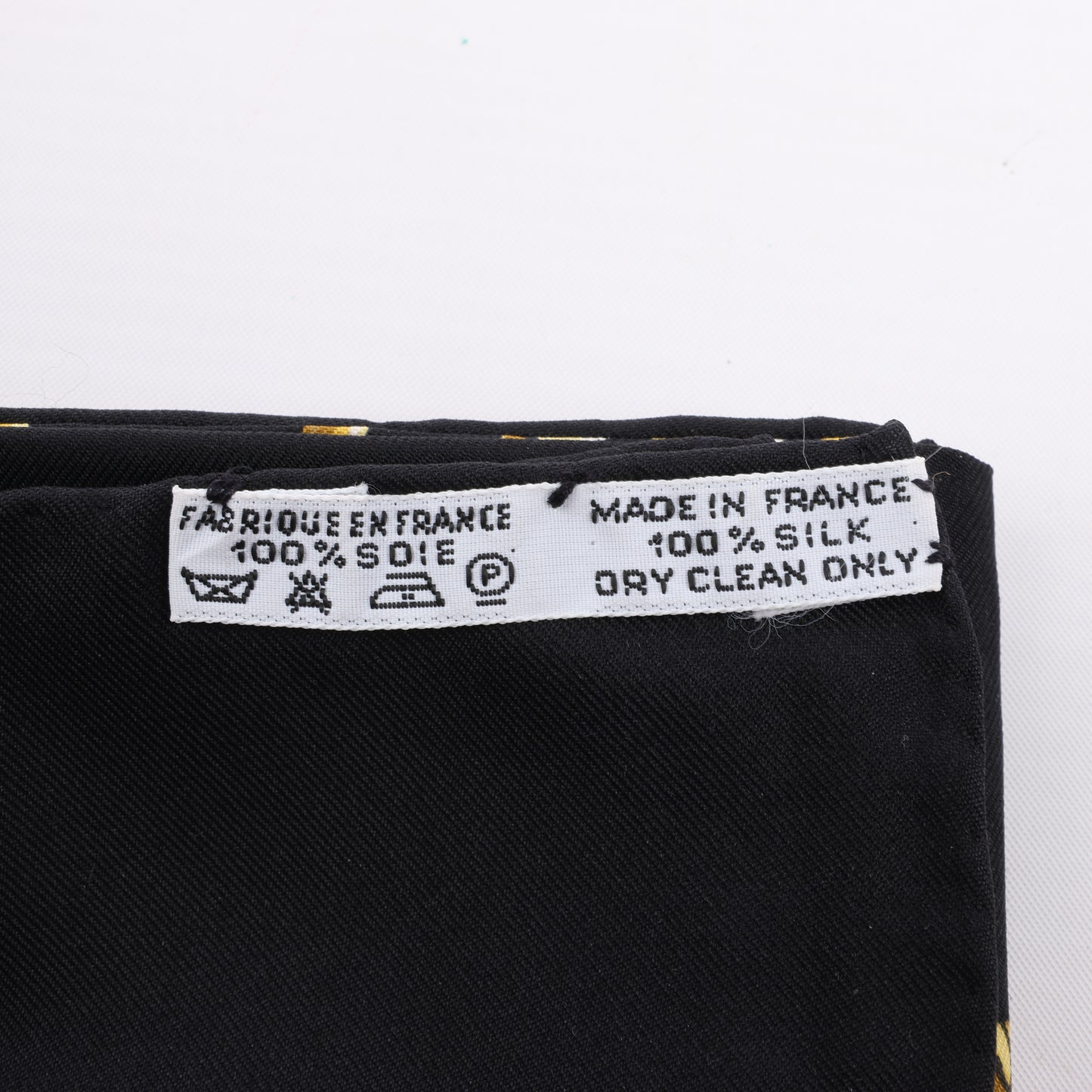 Hermès Carré 90 "LE MORS A LA CONETABLE" 100% Silk Scarf in Black