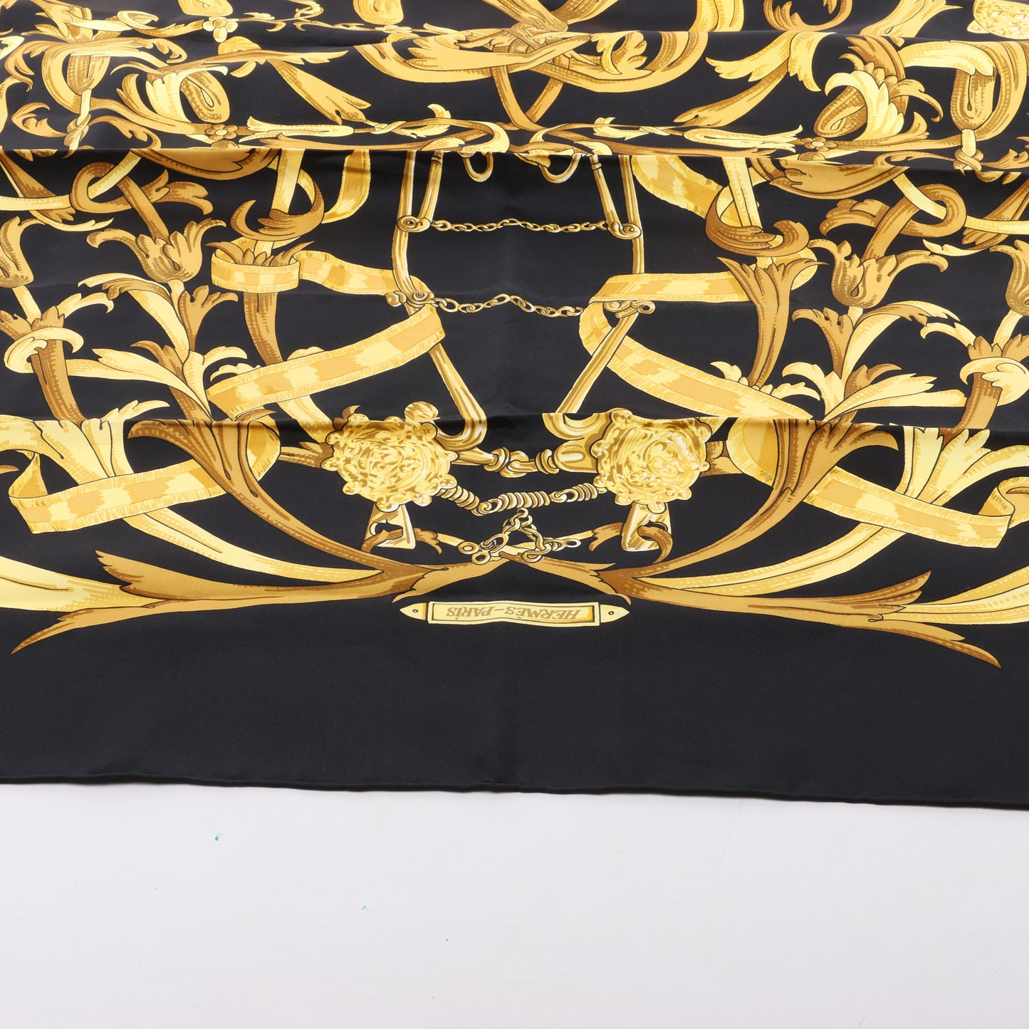 Hermès Carré 90 "LE MORS A LA CONETABLE" 100% Silk Scarf in Black
