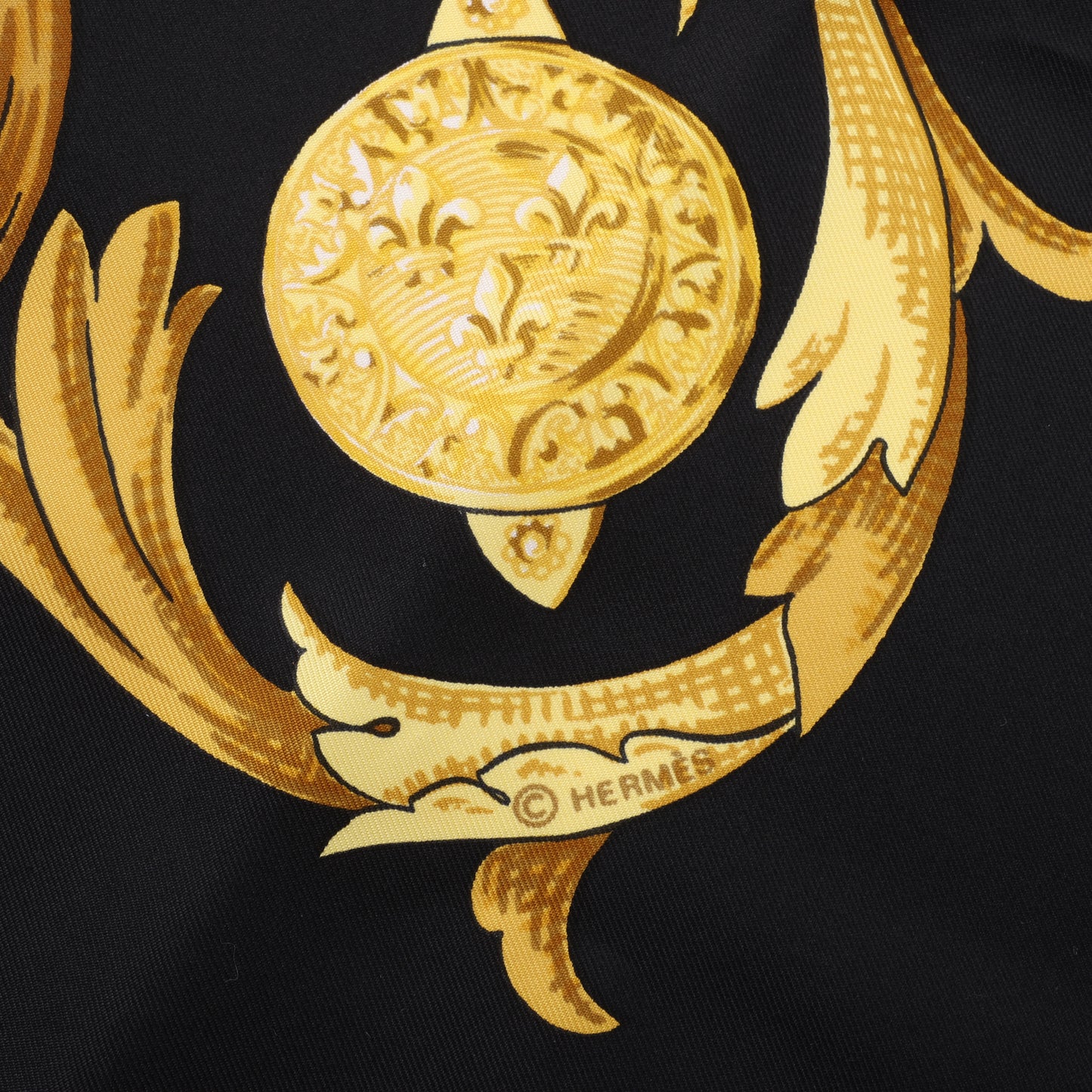 Hermès Carré 90 "LE MORS A LA CONETABLE" 100% Silk Scarf in Black