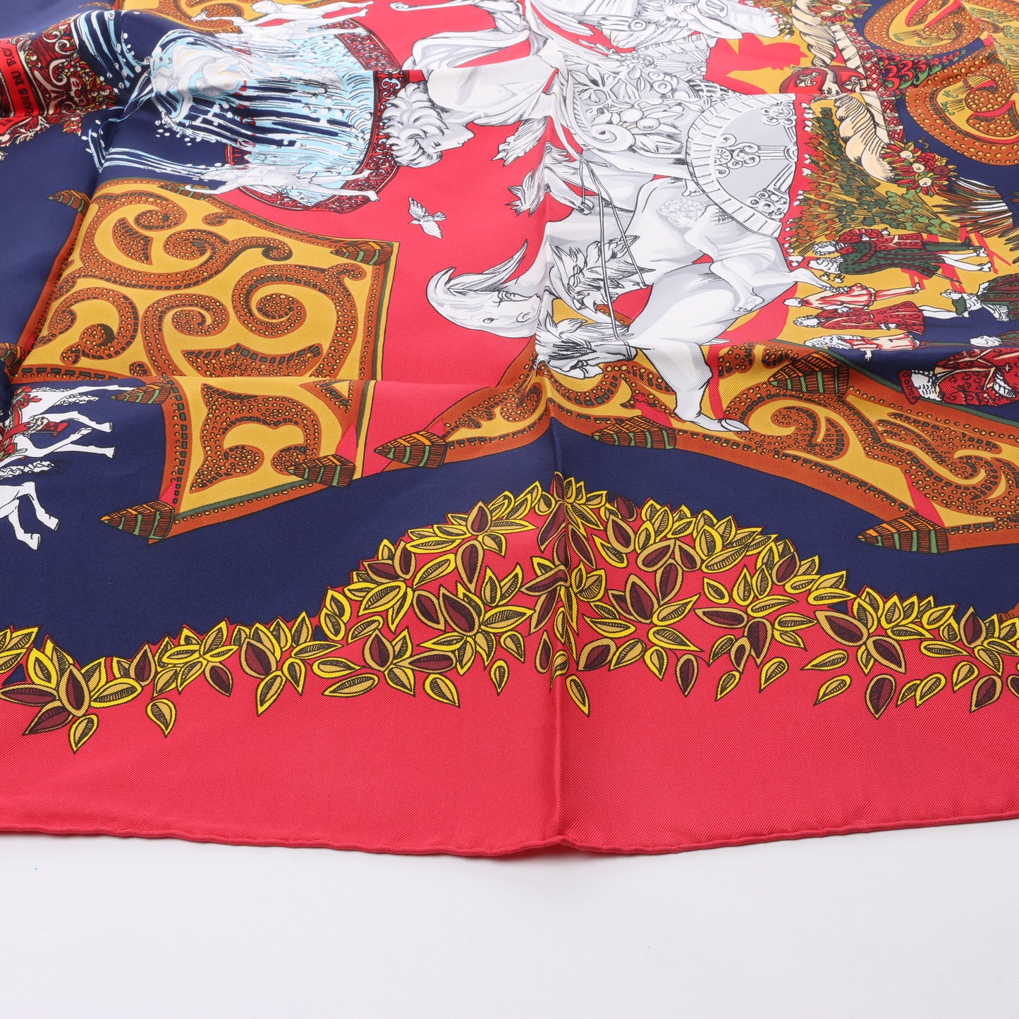 Hermès Carré 90 "LE PARADIS DU ROY" 100% Soie Foulard en Rouge