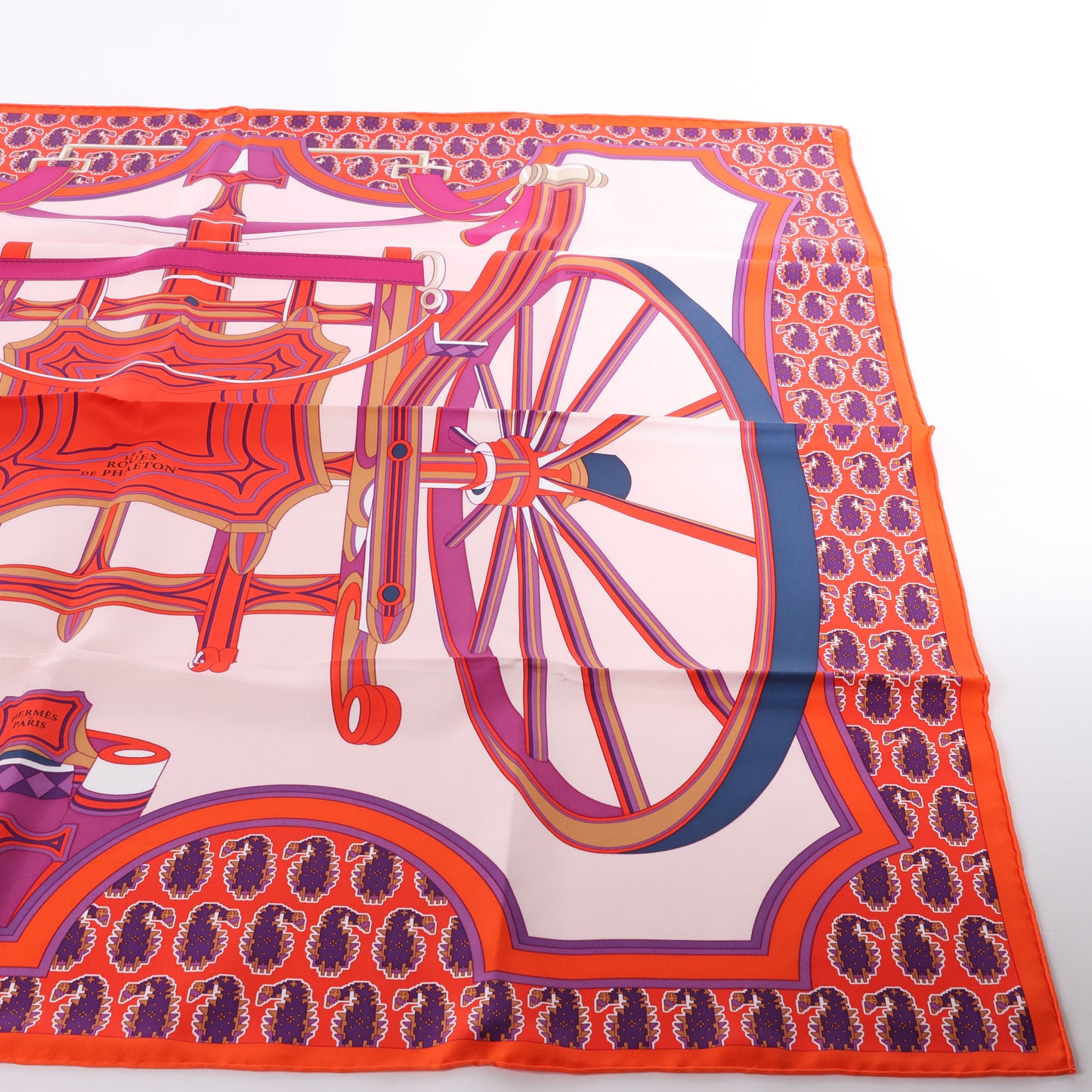 Hermès Carré 90 "LES ROUES DE PHAETON" Foulard 100% Soie en Orange x Rose