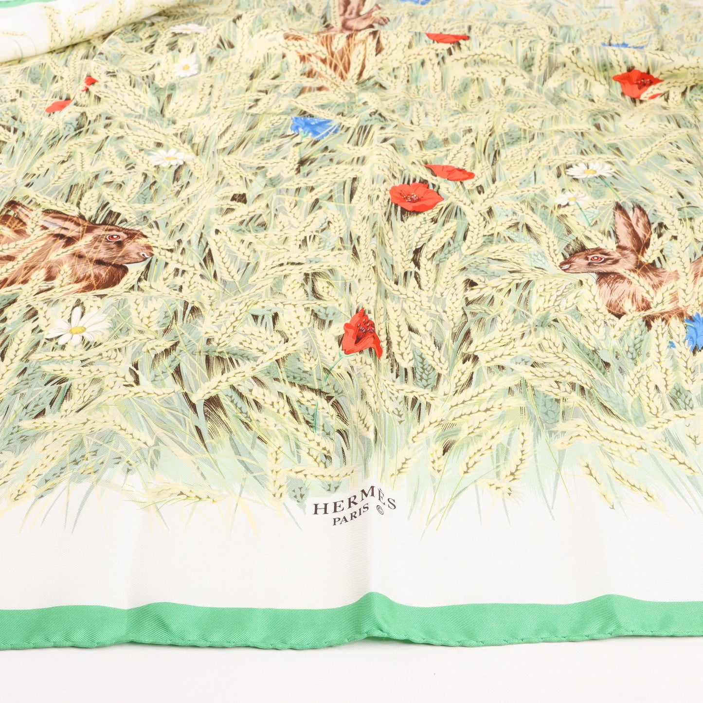 Hermès Carré 90 "Lapins Dans un Champ de blé" Silk handkerchief in Green