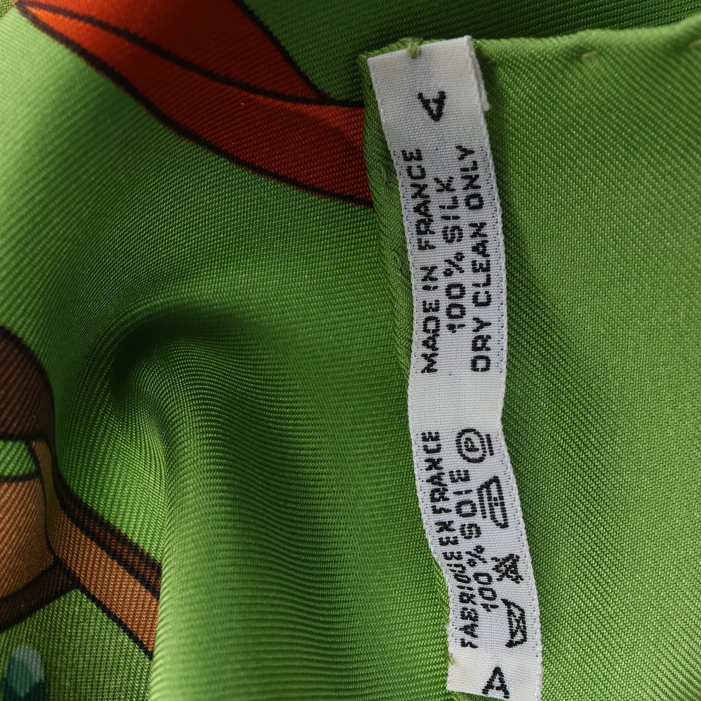 Hermès Carré 90 "Neige d' Antan" Silk handkerchief in Green