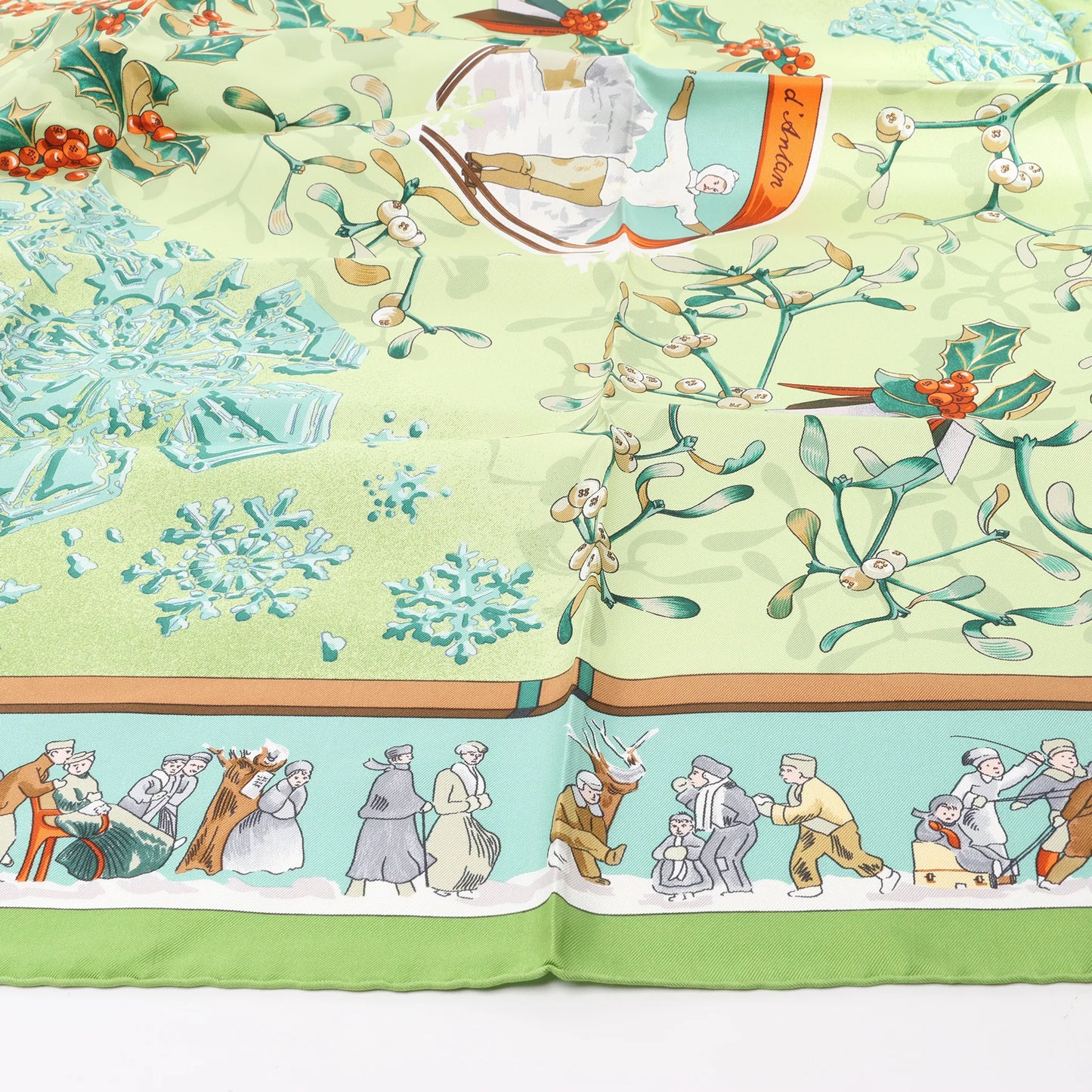 Hermès Carré 90 "Neige d' Antan" Silk handkerchief in Green
