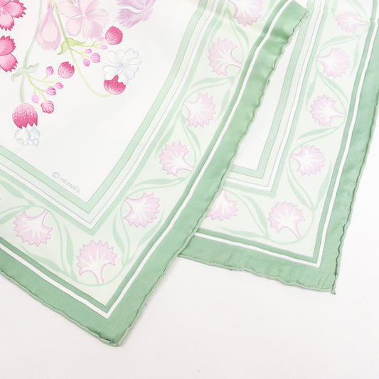 Hermès Carré 90 "OEillets sauvages et autres" Silk handkerchief in Green