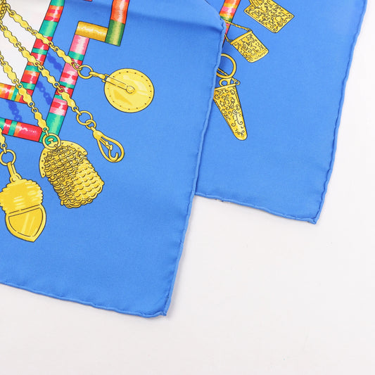 Hermès Carré 90 "Petite Main" Silk handkerchief in Blue